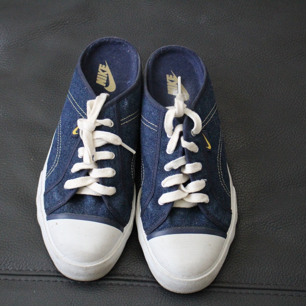 Nike Canvas Mule Slip On   Woman's Sneakers
